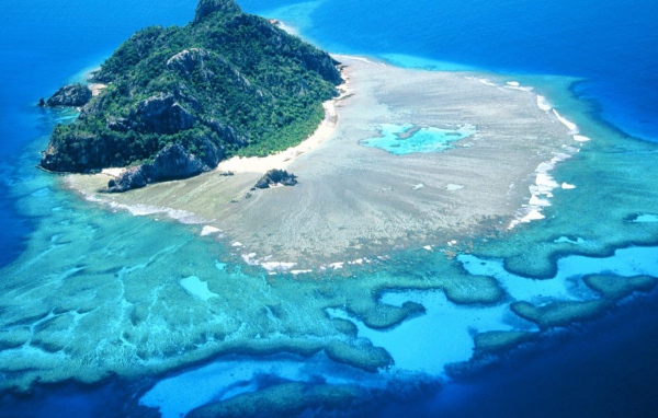 Необитаемый островок в океане