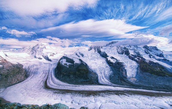 Облака над ледником