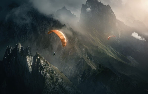 Парашютисты в горах