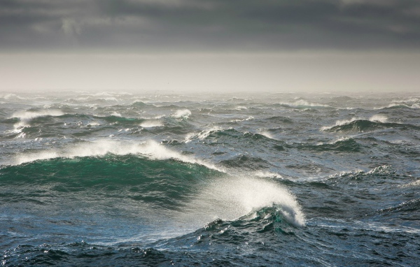 Бурное Берингово море