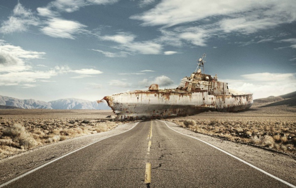 Подводная лодка в пустыне