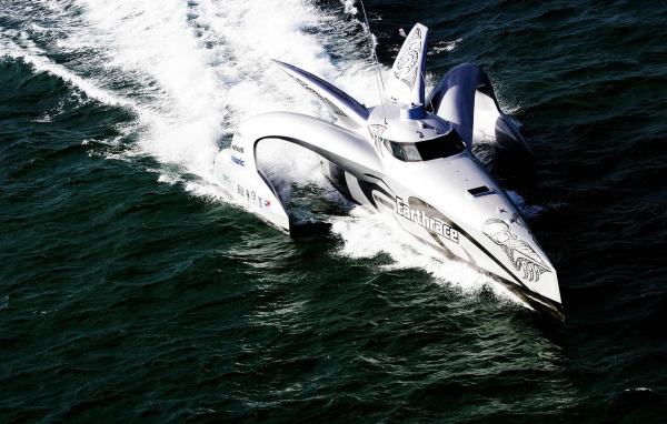 Моторная яхта