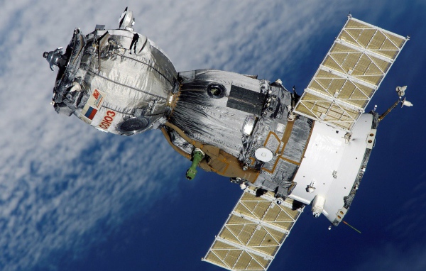 Союз ТМА-7 над Землей