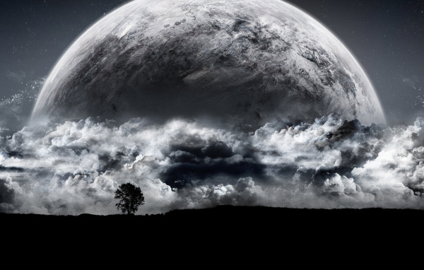 Планета висит на горизонте