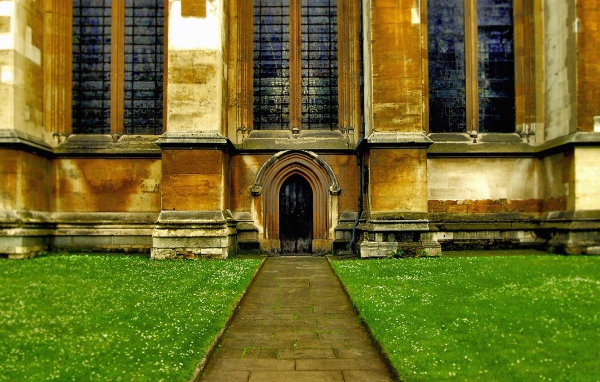 Внутренний дворик старинного монастыря