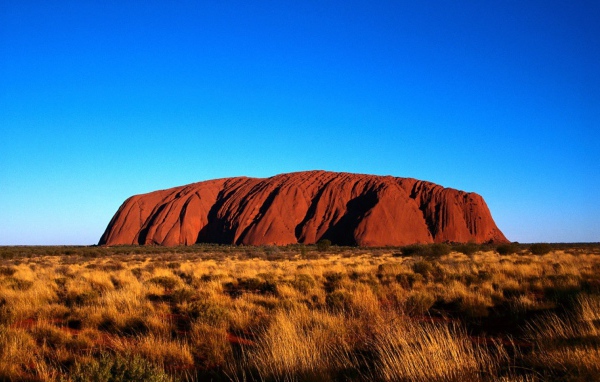 Скала Улуру в Австралии
