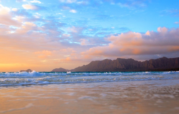 Dawn on the island of Oahu, Hawaii