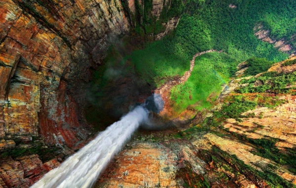Фото водопада в Венесуэле с высоты
