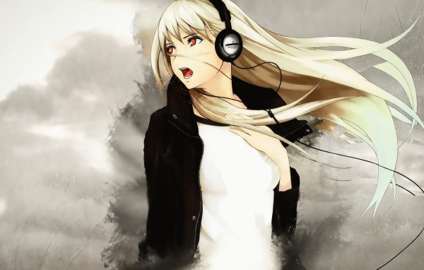 Аниме блондинка в наушниках