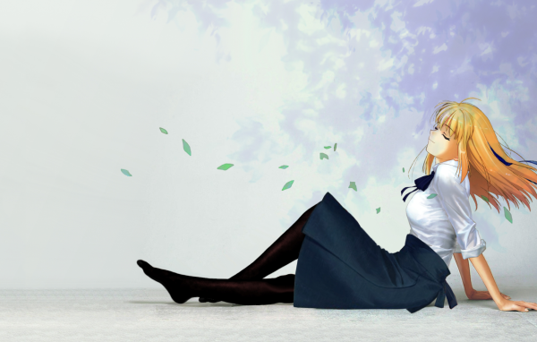 Рыжая девушка села на пол отдохнуть, аниме Ночь прибытия