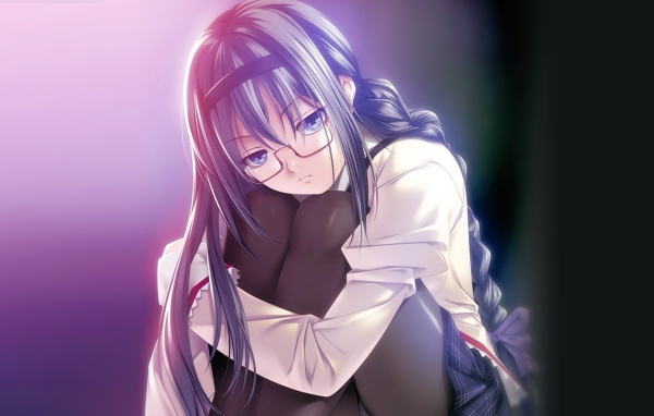 Грустная девушка из аниме Девочка-волшебница Мадока