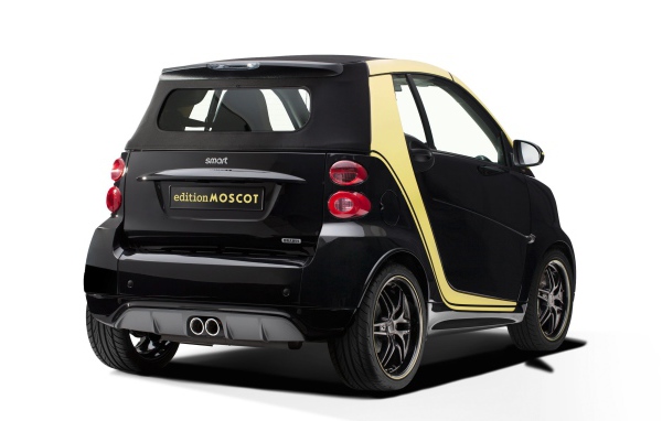 Небольшой автомобиль Smart ForTwo