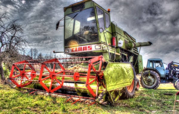 Уборочный комбайн для сельского хозяйства