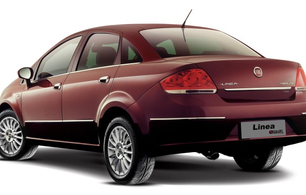 Новый автомобиль Fiat Linea, темно коричневый цвет