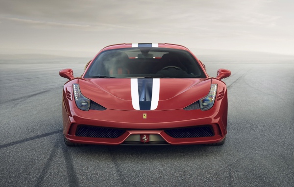 Особенный автомобиль Ferrari 458 Speciale