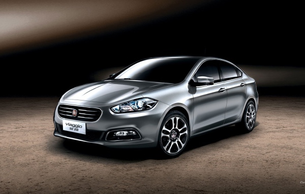 Современный автомобиль Fiat Viaggo
