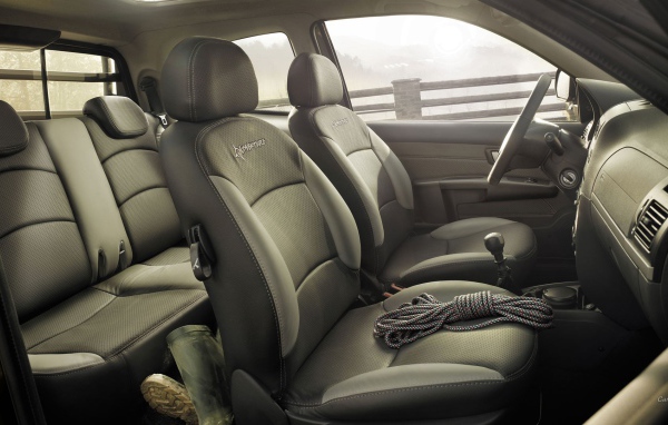 Салон автомобиля Fiat Strada