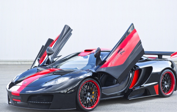 Черно красный McLaren MP4-12C