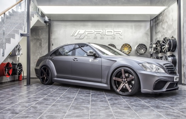 Серый Mercedes-Benz S Class