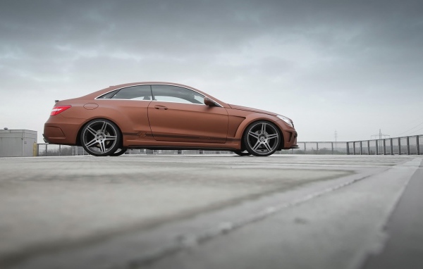 Современный Mercedes-Benz E-Class Coupe PD850 Black Edition