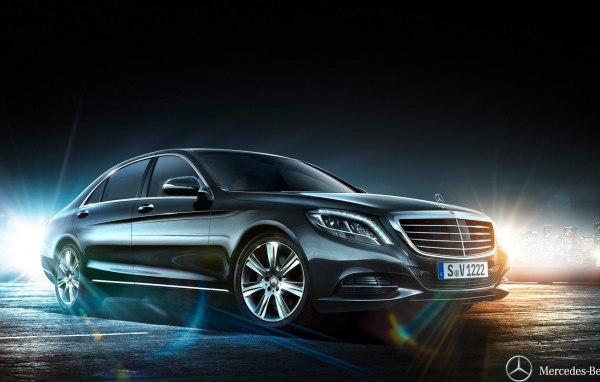 Великолепный черный Mercedes-Benz S Class
