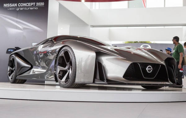 Новый автомобиль Nissan Concept 2020