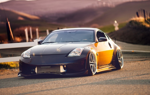 Tuned Nissan 350Z on the road