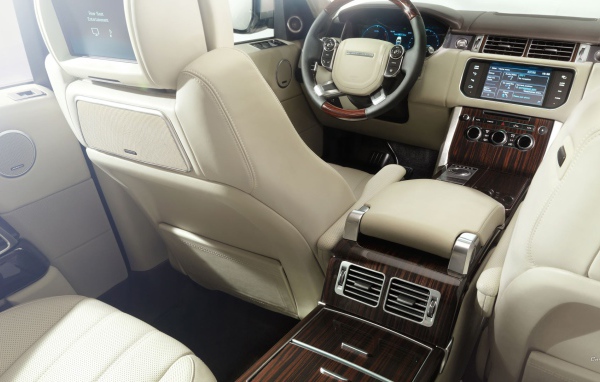 The car's interior Range Rover