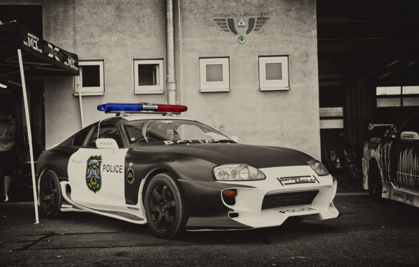 Полицейский автомобиль Toyota Supra