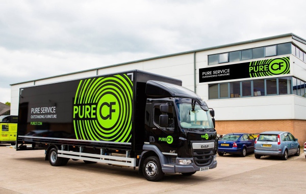 Фирменный тягач ДАФ