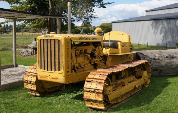 Трактор на гусеницах