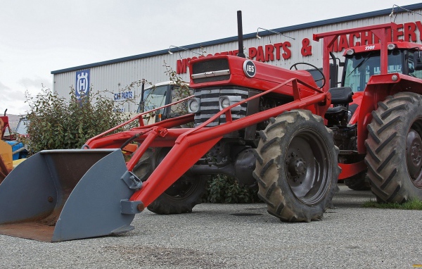 Трактор для земляных работ