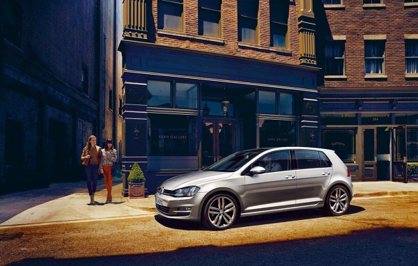 Автомобиль Volkswagen golf 7 в городе