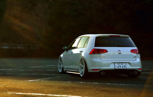 Семейный автомобиль Volkswagen golf 7