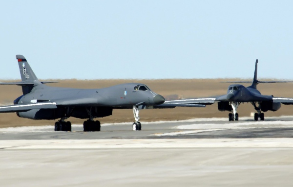 Самолеты Rockwell B-1 Lancer на базе