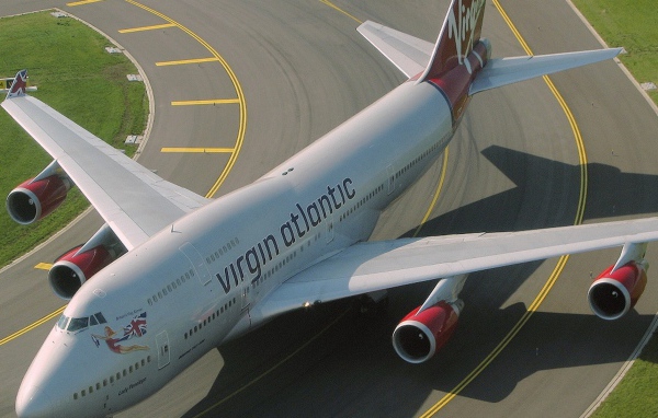 Пассажирский самолет Вирджин Атлантик