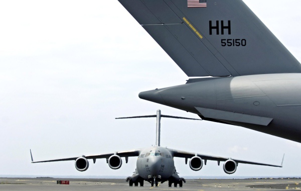 Военно транспортный самолет C-17 Globmaster