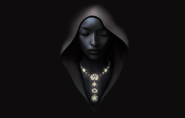 Девушка в капюшоне на черном фоне