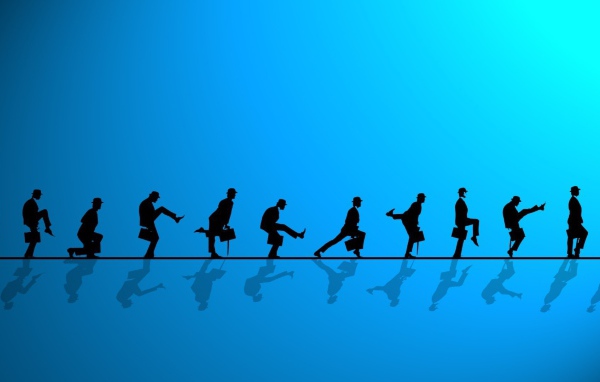 Комик группа Монти Пайтон, голубой фон