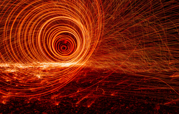 Огненная спираль, фон