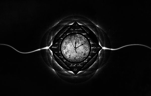 Часы, серый фон