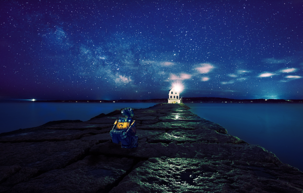 Робот WALL·E под звездным небом