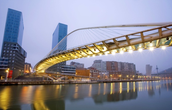 Мост в городе Бильбао, Испания