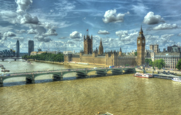 Коричневая вода в Темзе, Лондон