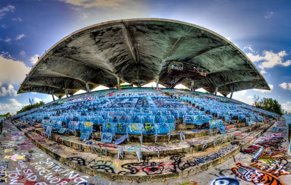 Граффити на городском стадионе