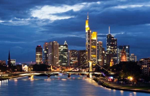 Ночной город Франкфурт
