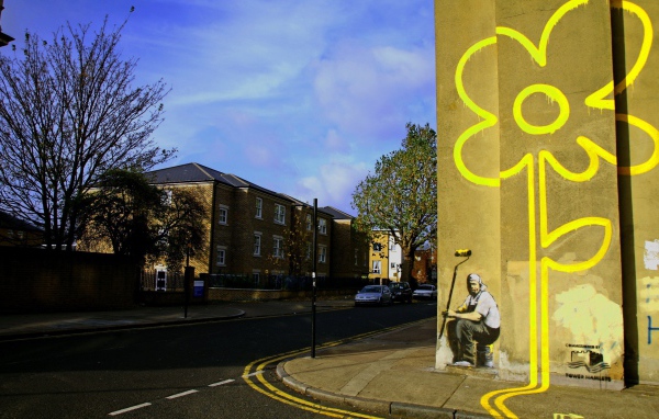 Дорожная разметка на стене