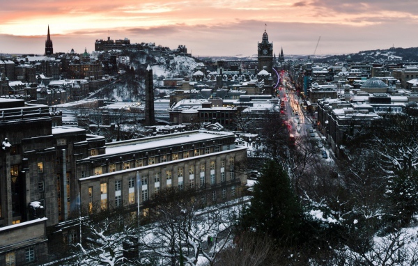 Зимний город Эдинбург