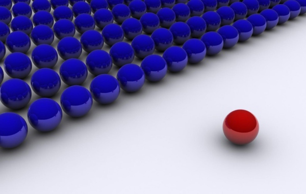 Один красный шар против синих