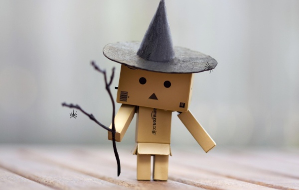 Дандо в шляпе ведьмы